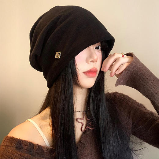 【秋冬季黑色包头堆堆帽子】金属小标慵懒风 高级感大头围显脸小冷帽 国庆出游 商品图0