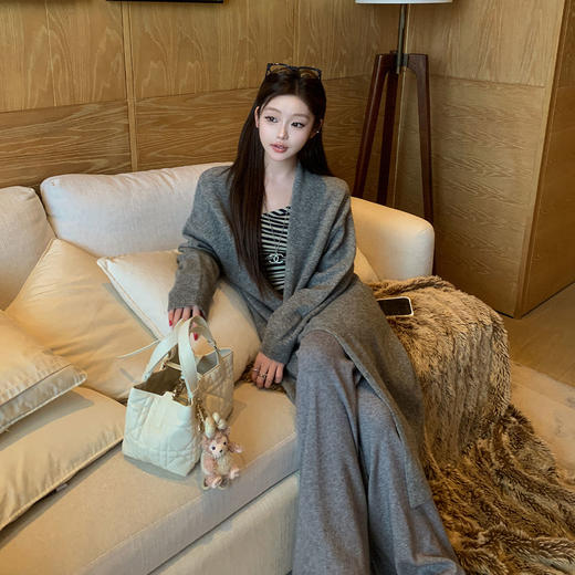 LIN BOUTIQUE 秋季纸片人 温柔风针织中长款开衫大衣外套女新款 商品图2