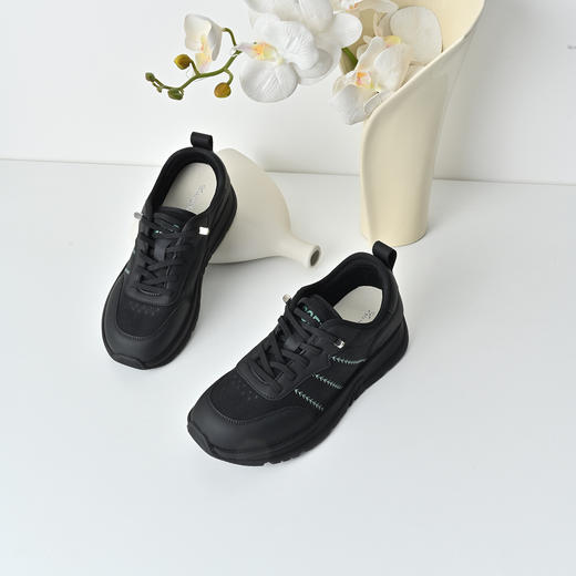 经典鲨2025年秋季专柜新款百搭一脚蹬舒适平底通勤休闲鞋女KW172-537101 商品图2