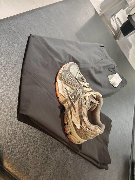 【春上新】 【新品】7楼 NewBalance简约标准版型直筒裤吊牌价：649元 商品图2