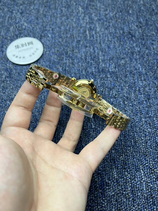 原单阿玛尼Ar1907 黄金摩天轮 女士腕表
机芯：原装进口石英机芯 商品图7
