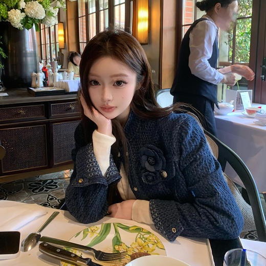 LIN BOUTIQUE 早秋精致感靠它！气质纹理感山茶花装饰短外套女新 商品图3