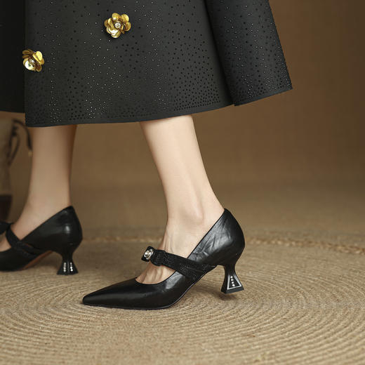 【预售5天】复古尖头浅口高跟鞋真皮法式水钻蝴蝶结中跟单鞋玛丽珍鞋四季鞋女MLS&A1039 商品图3
