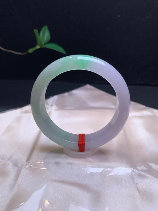 620690，小口51.3 春彩正圈手镯，12.5-8.2mm，淡紫飘清新绿 甜美润润的 商品图1