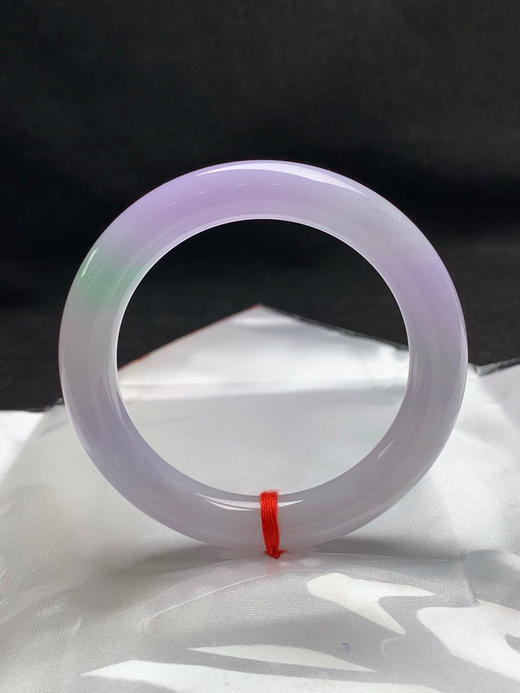 620707，57.8圈口，冰春彩圆条美人条，粉紫飘一抹甜绿，种水好，底子细润 商品图1