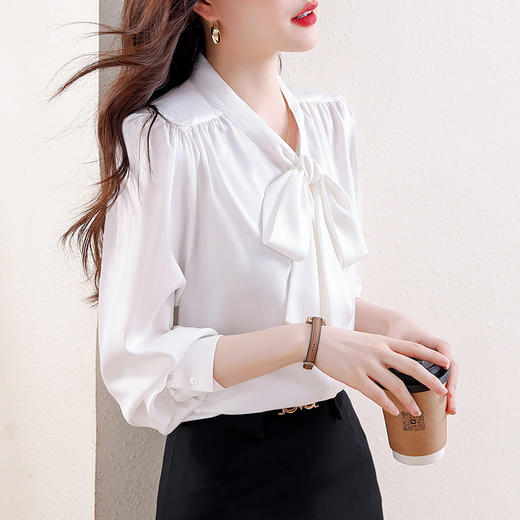 KQL C22N90229时尚韩版系带衬衣休闲通勤单排扣衬衫 商品图3