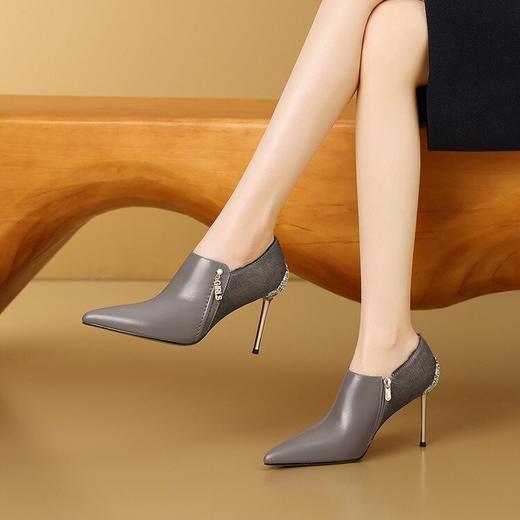 【预售7天】秋季新款灰色尖头深口单鞋女水钻细跟气质高跟鞋真皮裸靴CX&CX7289-4 商品图4