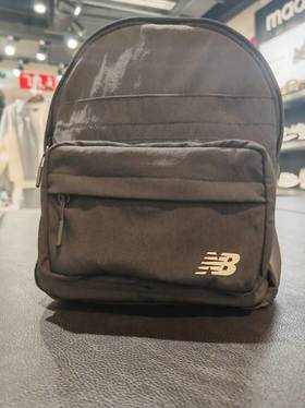 【云粉节】 【新品】7楼 NewBalance运动背包吊牌价：399元