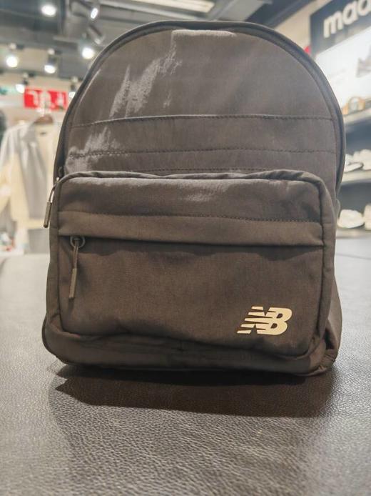 【云粉节】 【新品】7楼 NewBalance运动背包吊牌价：399元 商品图0