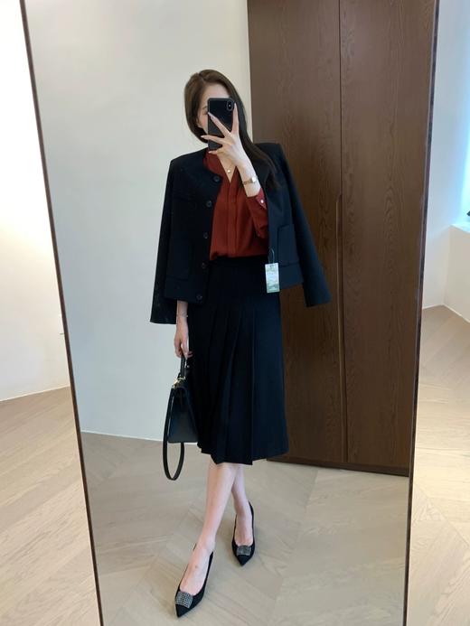 秋新法式气质垂坠丝滑V领暗门襟肩部重工捏褶长袖衬衫 商品图14