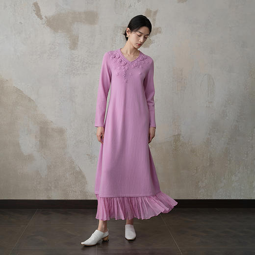 【林栖设计小店】（现货）【手工钩花】木槿粉听风系列绵羊毛连衣裙拼桑蚕丝2025秋冬新款毛织长裙1954061 商品图9