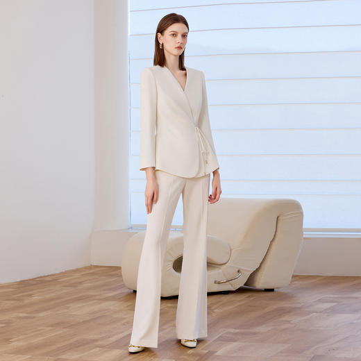 IWY/气质米白色新中式西装套装女春秋高级感微喇裤职业正装CP2478 商品图2