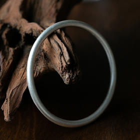 牧衣游 999银手镯新款古法实心足银手饰 管彤【不支持会员折】