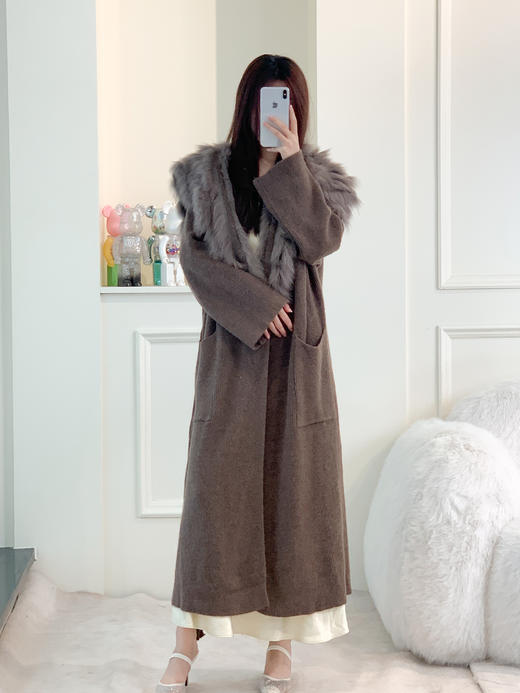 【孤品样衣，不退不换】简约高级拼接狐狸毛V领海军领修腰针织外套 商品图0