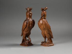 独角鹿西洋古董法国出品黑森林风格猎鹰造型胡桃木精雕古董摆件