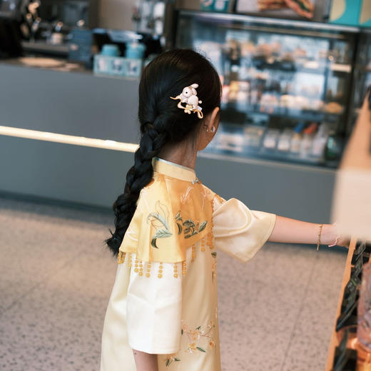 very one祥云玉兔盘扣 商品图1