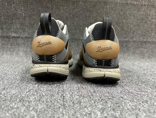 全新 正品丹纳 防水防滑轻量户外徒步鞋，棕色 
码数 40/41/42/43/44/45
全新货品 盒装，数量不多
原价1600 商品图3