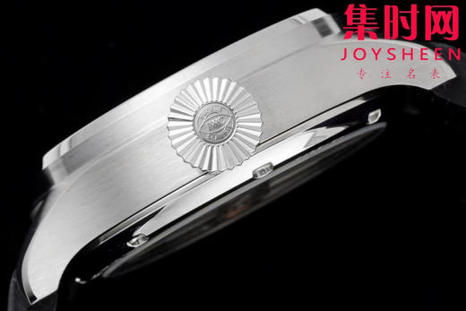 IWC万国 AZ飞行员系列 空中霸主 大飞行员 大飞动显 飞行员万年历 透底设计 男士腕表 商品图5