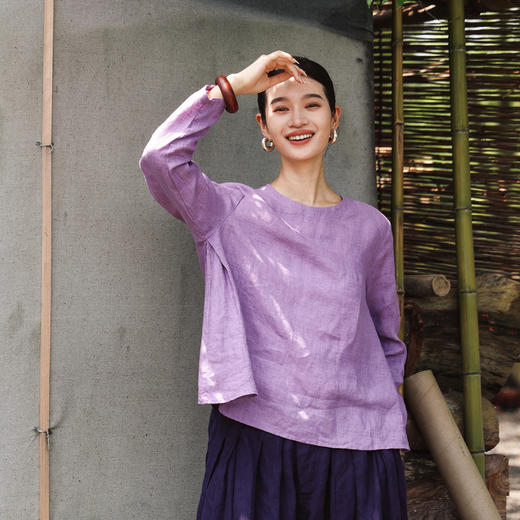 绽放女装491朵/【大山的褶皱】士林色织亚麻A褶长袖梭织T恤打底衫 商品图0