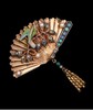 【已售】独角鹿西洋古董英国出品黄金纯银装饰珐琅彩绘飞鸟主题精雕镶嵌欧泊石珍珠及钻石折扇造型胸针 商品缩略图3