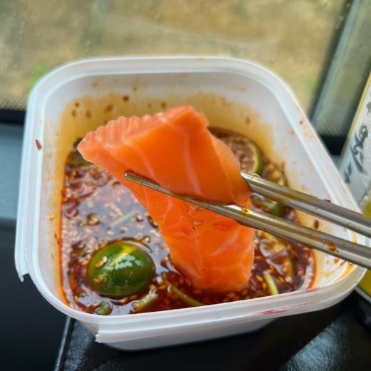 【现杀现发】冰鲜三文鱼丨鱼腩、鱼腹，产地：挪威，到货立即食用，冷冻后请勿生食，200克/盒⭐️顺丰快递 商品图4