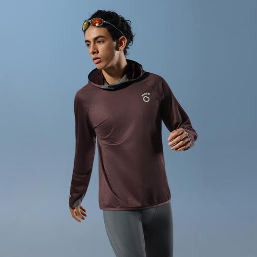 原创单品丨马孔多男子轻量保暖运动卫衣 一布两面外层风洞透气 内里空气胶囊保暖  防磨高领口 大帽檐 拇指洞 商品图3