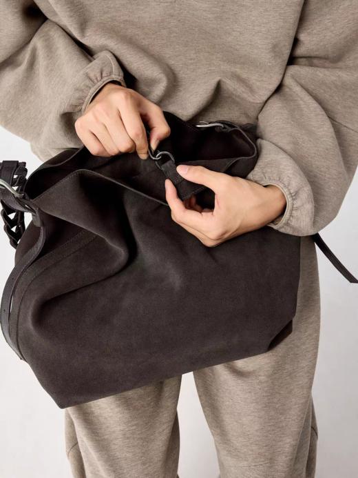 Simple Project/A25127/编织包带反绒牛皮托特包 商品图3