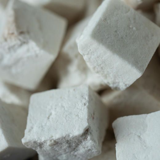 云南茯苓|云南仿野生老树云茯苓，人工去皮切块，自然晾晒，形状大小不规则，无漂白，自然原色，吃得更放心。可泡水、煮水、煲汤，也可打粉热水冲服。250g/瓶⭐️申通快递 商品图3