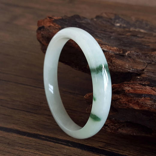 【天然正品】A货翡翠 天然细腻无纹裂糯种飘蓝花59号翡翠手镯 青白含绿 女士 280325AH32 现售价：2680 商品图2