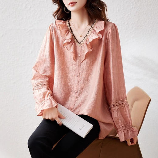 设计感小众V领荷叶边喇叭袖衬衫文艺休闲遮肉显瘦气质大码上衣女 商品图1