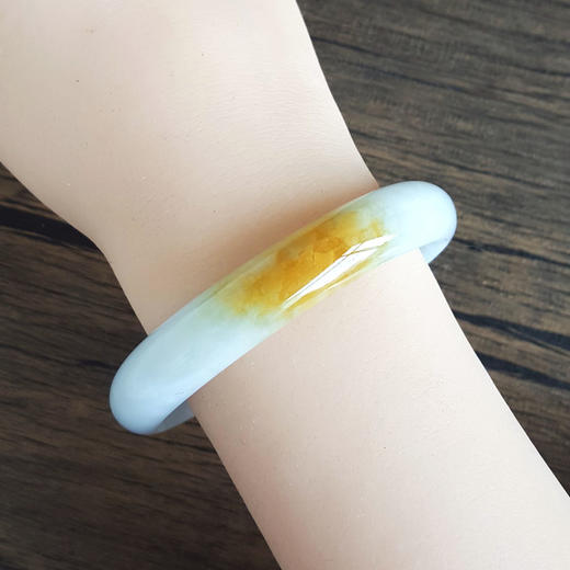 【天然正品】A货翡翠 天然细腻无纹裂糯种紫罗兰飘黄58号翡翠手镯 女士 280325AH39 现售价：1880 商品图7