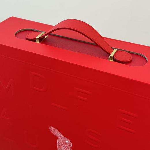 疯抢中！！中秋红金浮雕手提礼盒【柏榕酒庄老树藤干红月饼】法国进口干红+4款中式月饼 14%vol 750ml*2瓶 商品图13