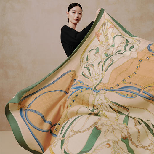 万事利“百福结”128厘米双面印花丝羊毛围巾 商品图2