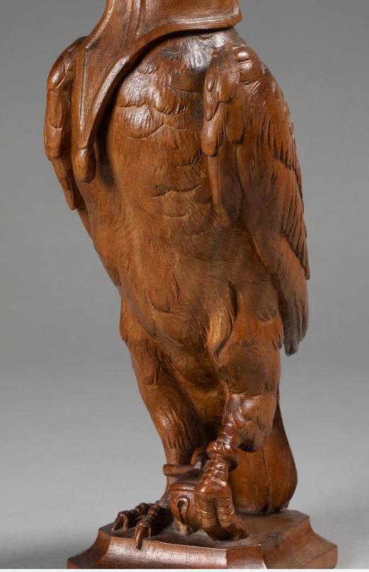 独角鹿西洋古董法国出品黑森林风格猎鹰造型胡桃木精雕古董摆件 商品图5