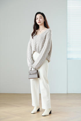 火桐hooton 冬日恋歌 羊绒蚕丝珠片V领套头衫8585