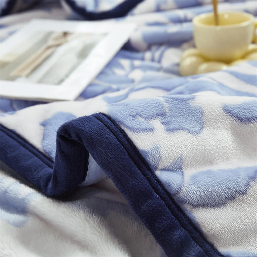 【品牌直发】加倍生活 双面云貂绒毛毯 外出休闲毯/办公披肩毯/午睡毯/居家保暖床单/居家空调毯/沙发毯 商品图4