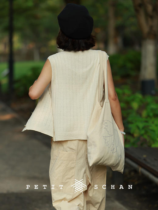 PETIT SCHAN小闪 CLO#902 A Great Master 女先生 桑蚕丝V领针织马甲 商品图4