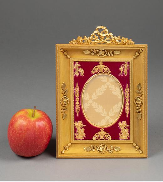 独角鹿西洋古董法国路易十六风格天使女神及花叶主题铜鎏金精雕装饰红色天鹅绒方形相框 商品图1