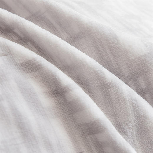 多喜爱 尊绒四件套 斑斓乐曲/序章/暮紫玫瑰/四叶花礼hl【260高克重】【尊绒面料】【立体绣花】柔软丰盈 细腻触感  防静电 商品图6