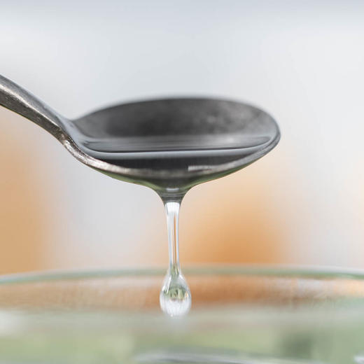 初榨椰子油500ml丨新鲜椰子肉低温冷榨，月桂酸含量高，可直接食用、护肤、护发、烹饪、生酮饮食等。顺丰快递 商品图3