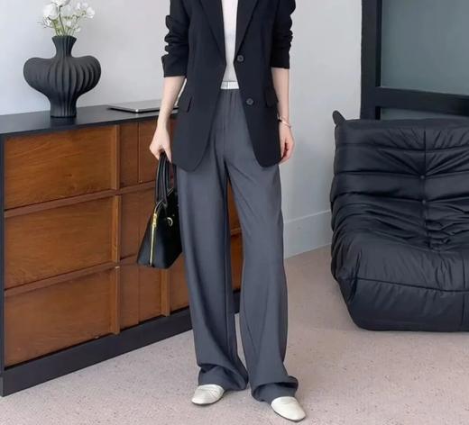 巨高端❗️版型鲨疯了2025秋季新品【铜氨丝羊毛直筒解压西裤】一秒变身超模腰和超模腿⚠️大牌品质！⁮实物直呼哇塞！⁣肤感清爽舒适，⁩轻松去除班味无压力～ 商品图1