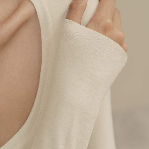 靴下物美雅碧自发热保暖上衣女秋冬季双面磨毛保暖内衣大圆领无痕 商品图2