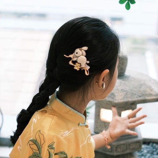 very one祥云玉兔盘扣 商品图0