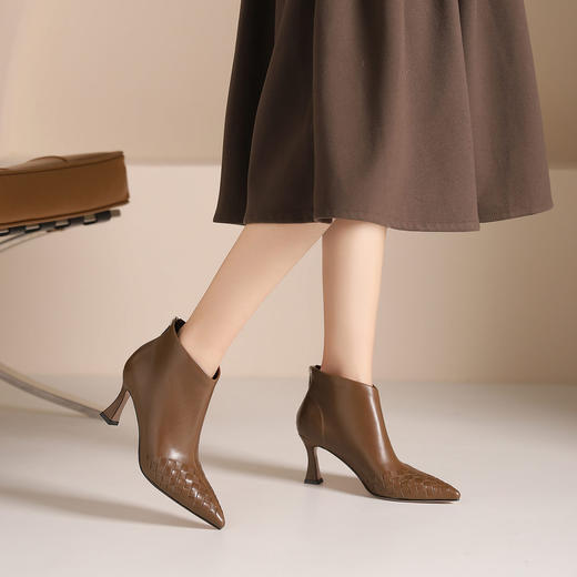 westory2024年秋冬新款优雅风细高跟小尖头短靴切尔西靴W24DS84911 商品图3