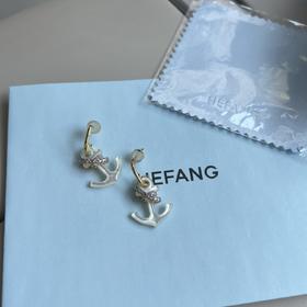 G486何方珠宝闪闪船锚耳环耳钉轻奢饰品耳饰配饰女生日礼物