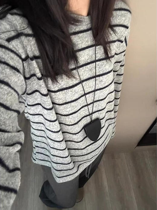 【复古条纹磨毛长袖】大码t恤女 秋冬时尚宽松打底衫早春内搭撞色上衣  商品图1