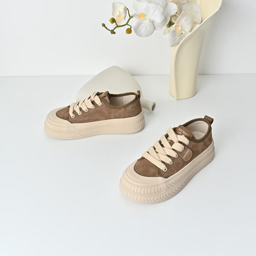 经典鲨2025秋季新品潮流百搭圆头系带舒适通勤平底休闲鞋女KW316-537051 商品图3