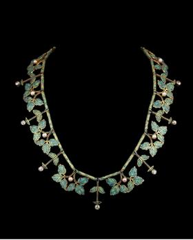 独角鹿西洋古董法国新艺术风格桑树叶蔓造型18K黄金装饰彩色珐琅镶嵌天然海水珍珠及钻石项链