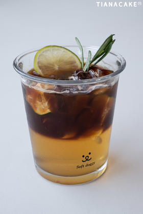 维C之王  ：刺梨气泡美式