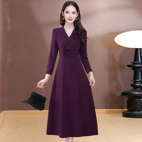 QYM 26805-Y连衣裙长袖V领中长款A字裙